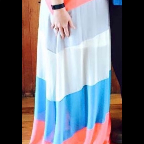 Dress - Picture 3 of 4